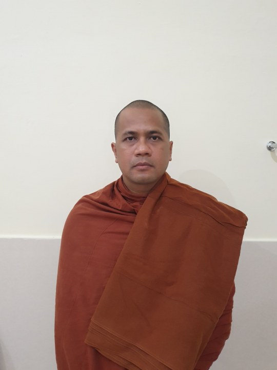 foto-biografi-Bhikkhu Adhitta